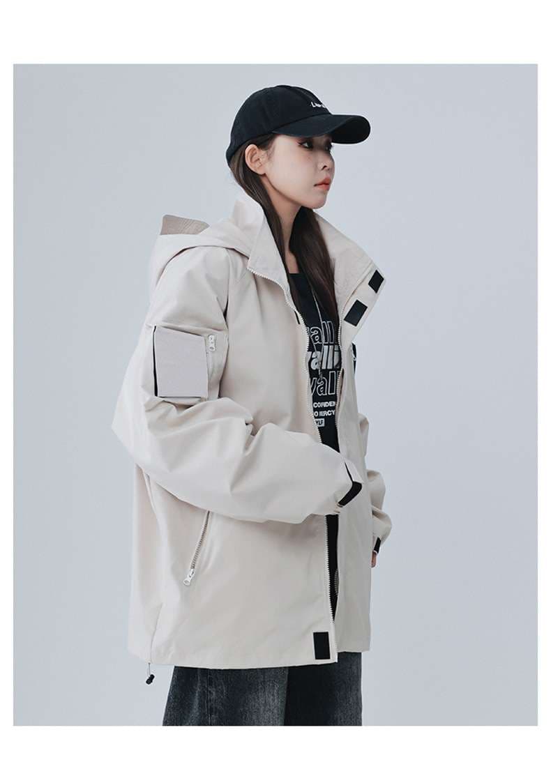 アウトドアファッション 防水機能付きマウンテンパーカー