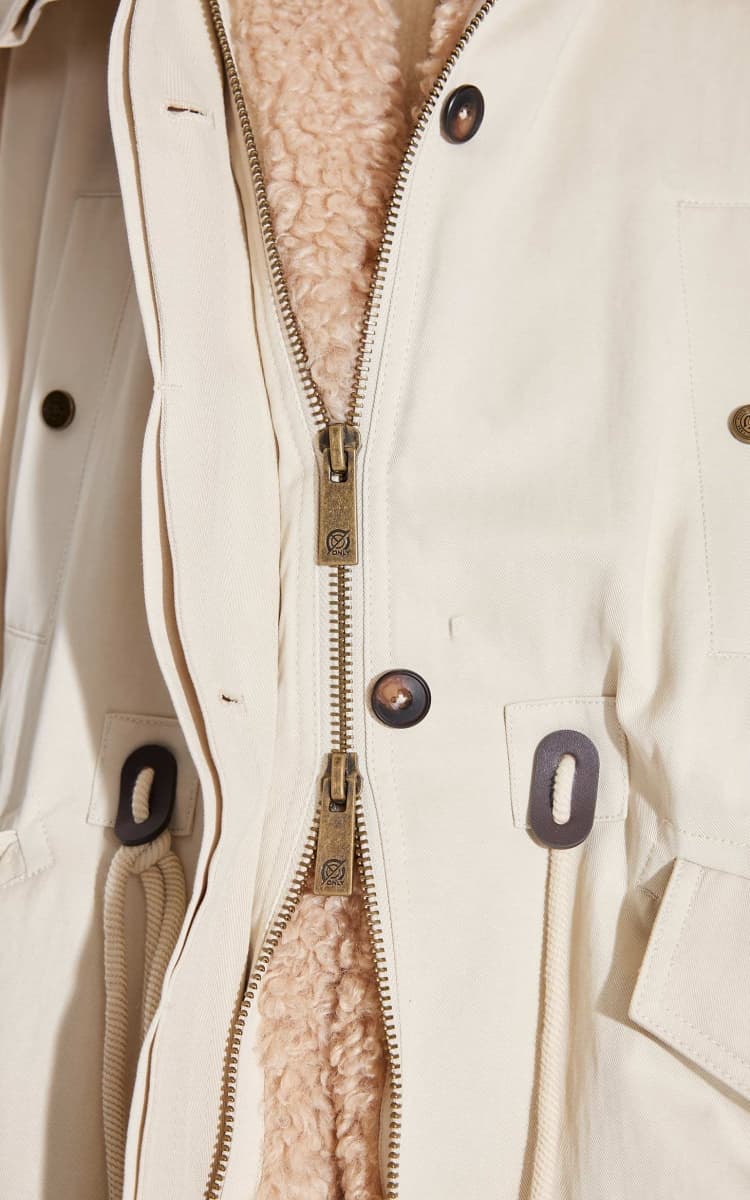 アウトドアファッション 防寒ボアカラーミリタリーコート