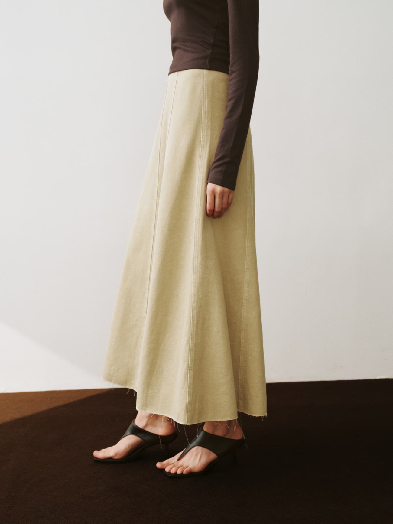 アウトドアファッション 風合い豊かな麻混マキシスカート