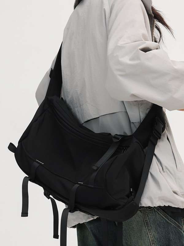 アウトドアファッション マルチカーゴストラップザック