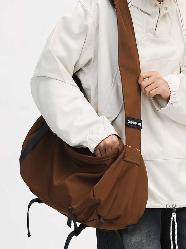 アウトドアファッション マルチカーゴストラップザック