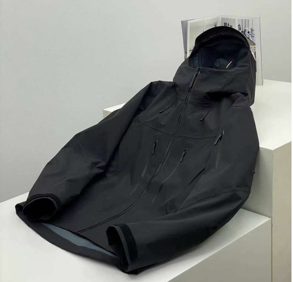 アウトドアファッション アルパインマスターフードジャケット