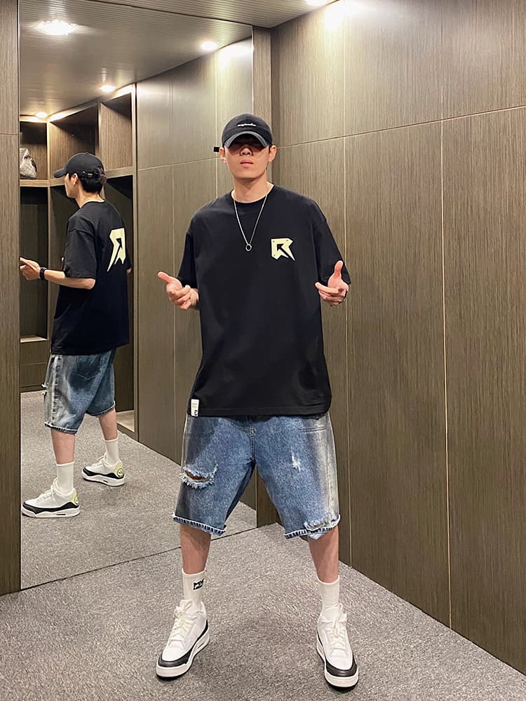 アウトドアファッション 矢印ロゴ入り特大半袖