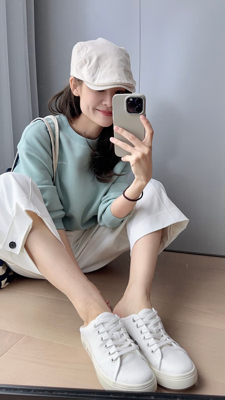 アウトドアファッション シンプル素材スウェット