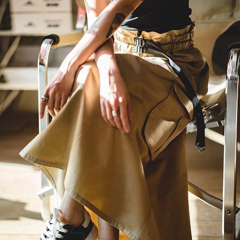 アウトドアファッション ベルト付きカーゴロングスカート