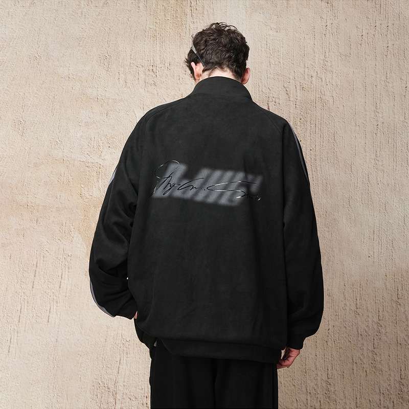 アウトドアファッション 生成です