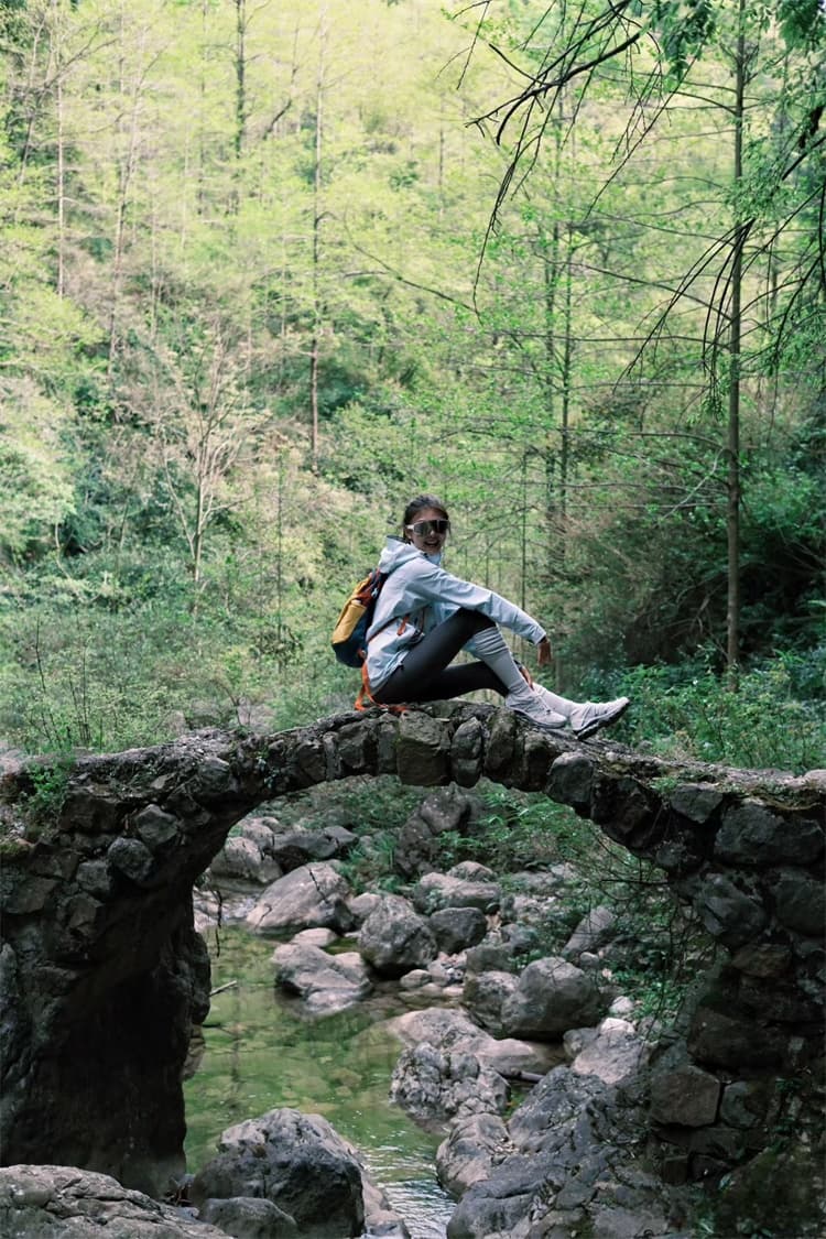 アウトドアファッション 防水機能付き山岳トレッキングパーカー