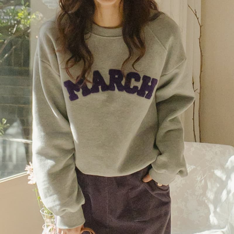 アウトドアファッション 春月レタリングトレーナー