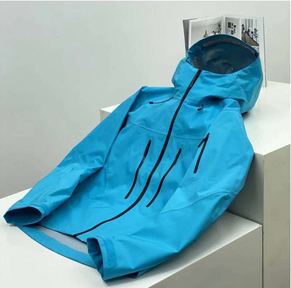 アウトドアファッション アルパインマスターフードジャケット