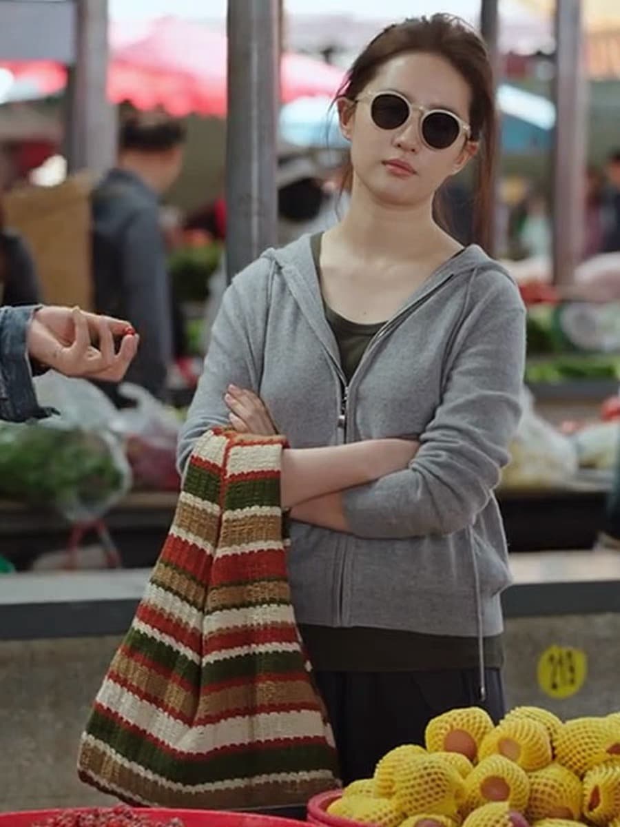 アウトドアファッション くつろぎルーズフーディー