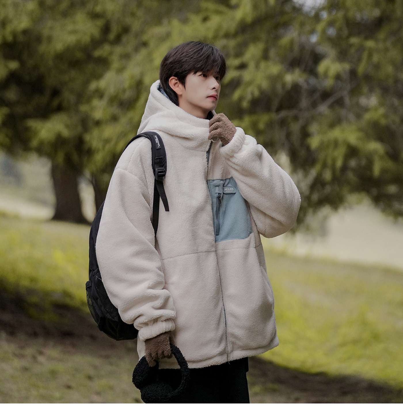 アウトドアファッション もこもこフリースジップアップパーカー