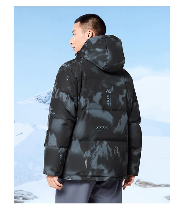 アウトドアファッション 防寒仕様 軽量ダウンジャケット