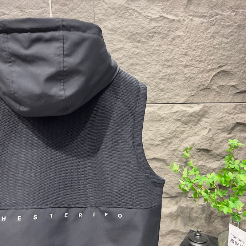 アウトドアファッション 防寒ダウンベスト フード付き